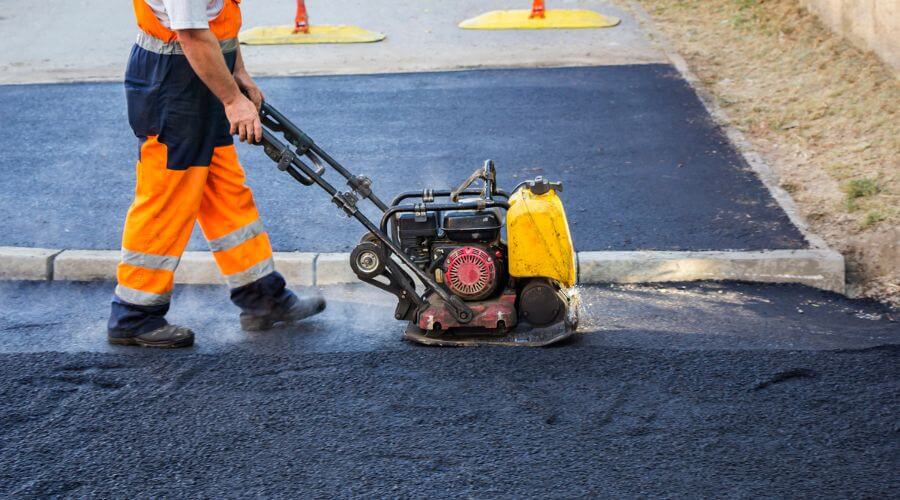 Professional gutter cleaning in Colusa, CA